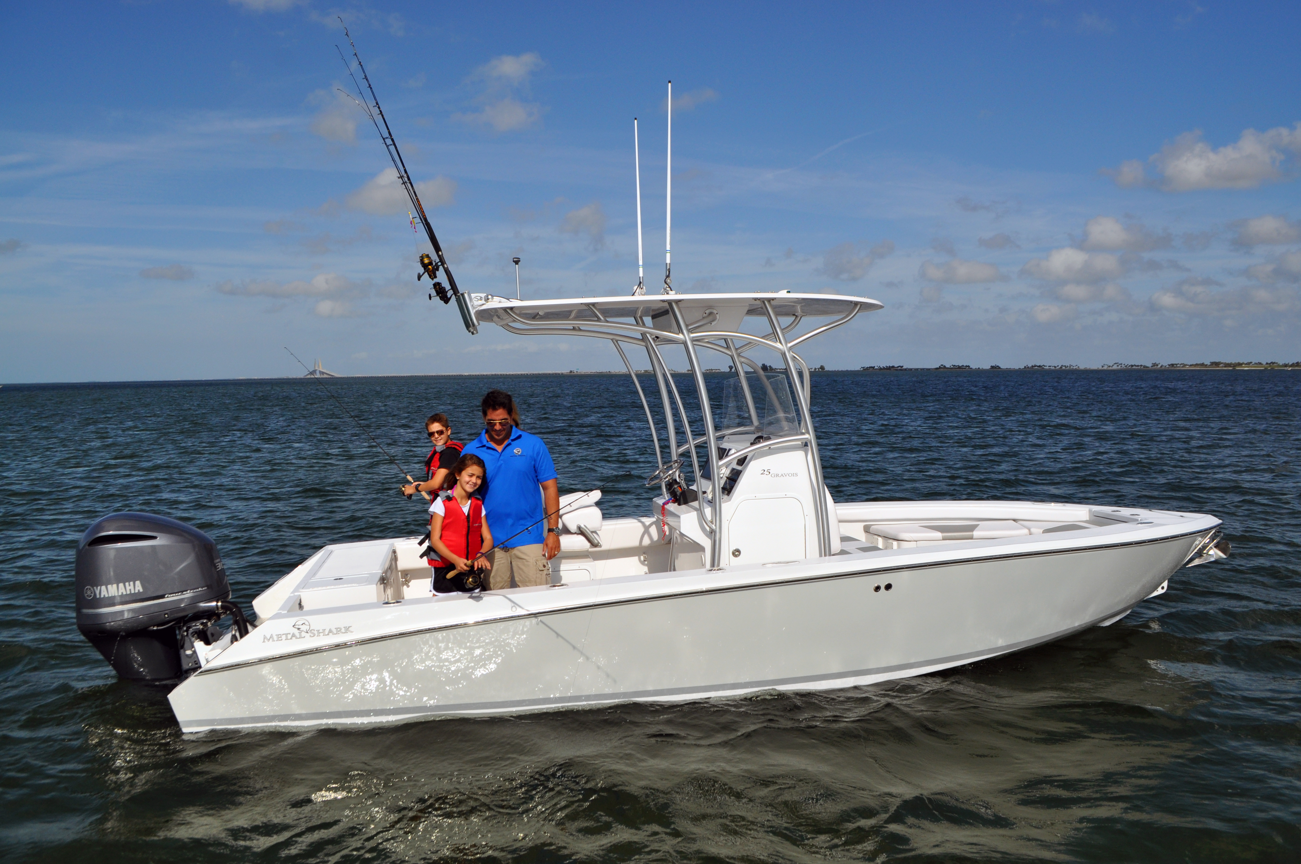 Metal Shark Introduces Aluminum 25' Bay Boat and Announces 